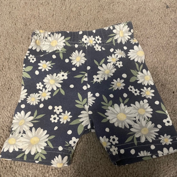 Leopard Print and Floral Baby Outfit Set - Picture 7 of 8